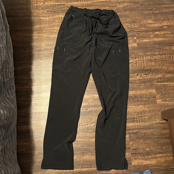 Black Star scrubs - Picture 1 of 1